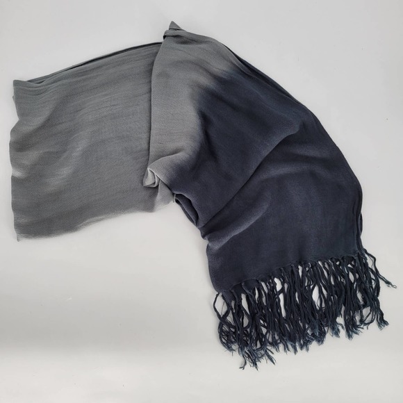 Ombre Rectangle Scarf Gray w/ Tassels - Picture 5 of 6